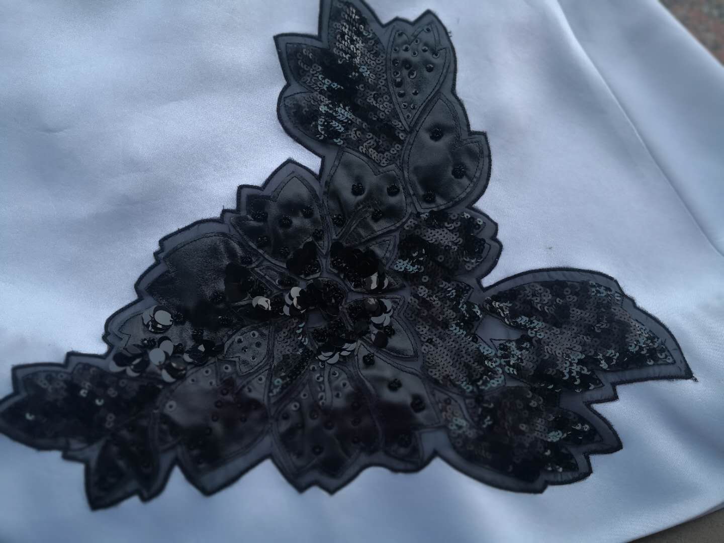 走進(jìn)繡花加工廠 家門口的手藝與創(chuàng)業(yè)新機(jī)遇